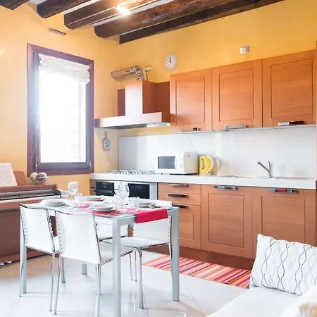 Elegant And Wide Flat 5 Min From The Train Station Apartamento *