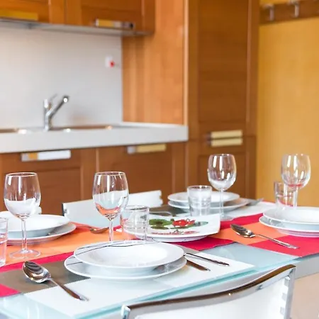Apartamento Elegant And Wide Flat 5 Min From The Train Station *