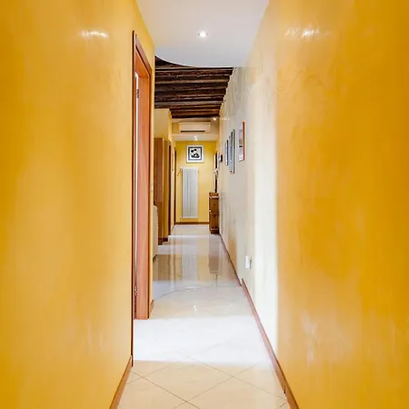 Apartment Elegant And Wide Flat 5 Min From The Train Station Venice