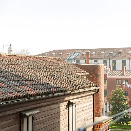 Elegant And Wide Flat 5 Min From The Train Station * Venice