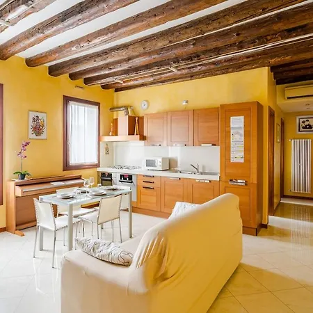 Apartment Elegant And Wide Flat 5 Min From The Train Station