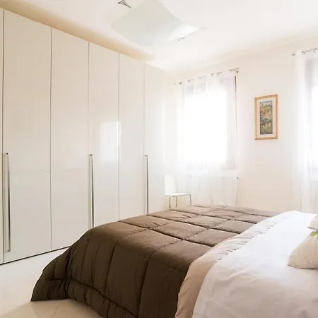 Elegant And Wide Flat 5 Min From The Train Station Apartamento *