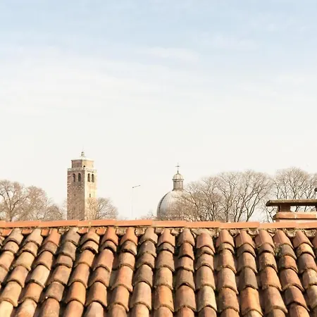 Elegant And Wide Flat 5 Min From The Train Station * Venice