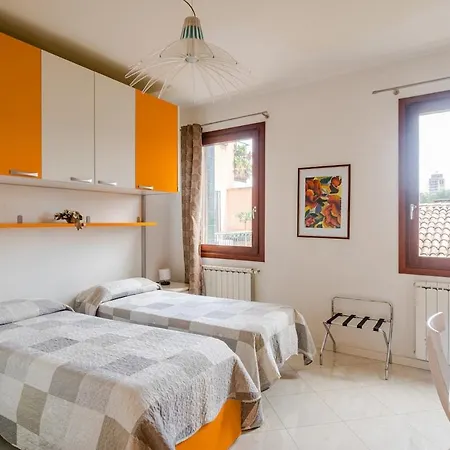 Elegant And Wide Flat 5 Min From The Train Station Lejlighed *