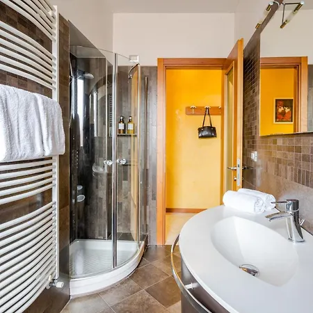 Elegant And Wide Flat 5 Min From The Train Station * Venice